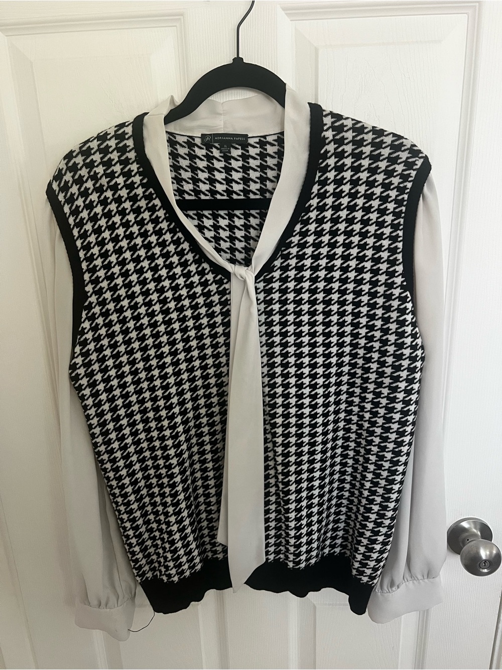 Adrianna Papell Black & White Houndstooth V-Neck Sweater with Tie